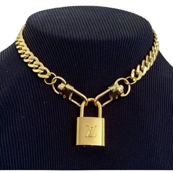 Authentic Louis Vuitton #342 Lock & Key Set on a 18K Gold Plated Chunky Necklace - Picture 2 of 10
